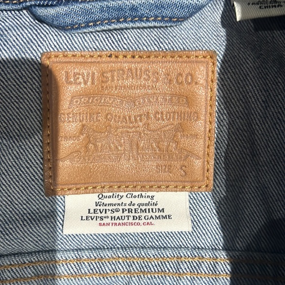 Levi’s jean jacket - Picture 3 of 3
